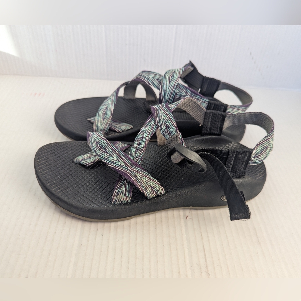 CHACO Z2 Sandals W9 Purple & Aqua Blue Blend Vibrant Sole Toe Loop